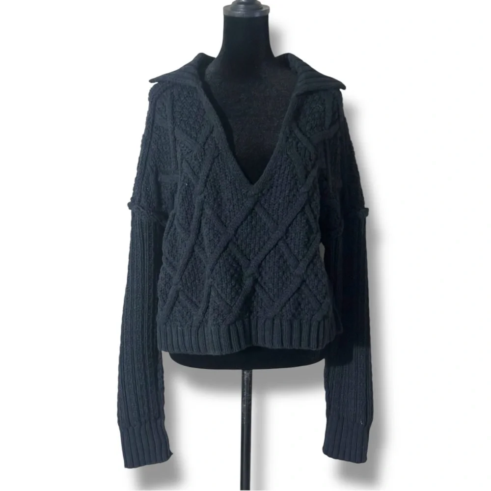 Free People Black/Navy V-Neck Cable Knit Cropped Long Sleeve Sweater With Collar - Picture 5 of 16